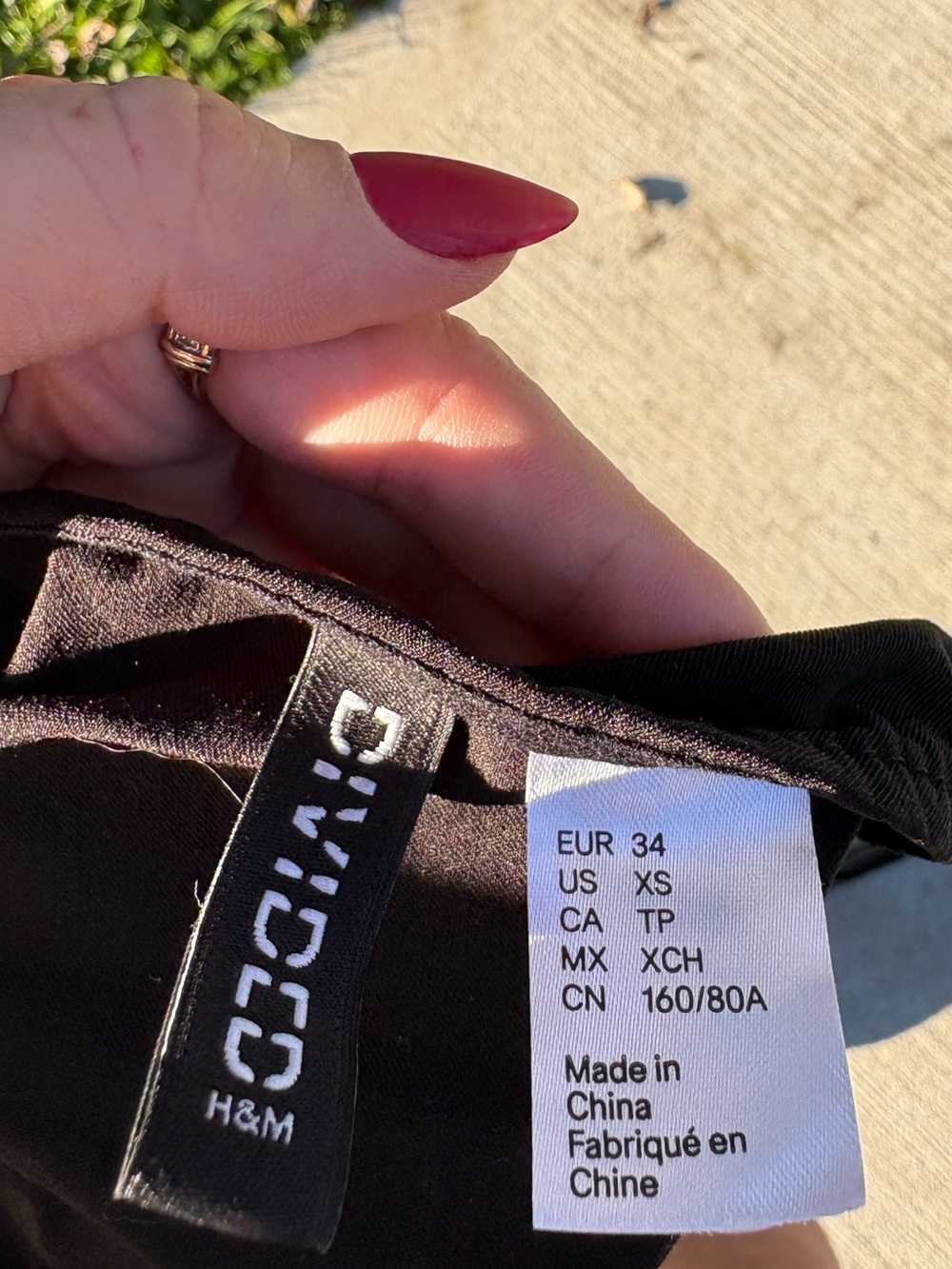 H&M Black Cropped Halter Button Tank - Picture 2 of 3